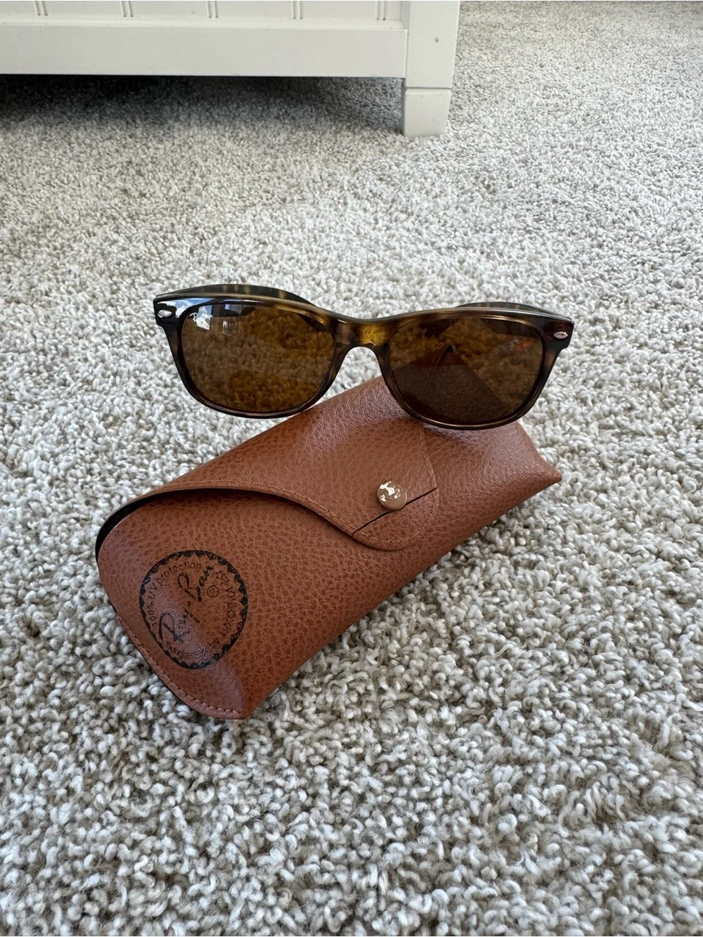 Ray-Ban New Wayfarer RB2132 710 Havana Brown 55mm Sunglasses w/ Case